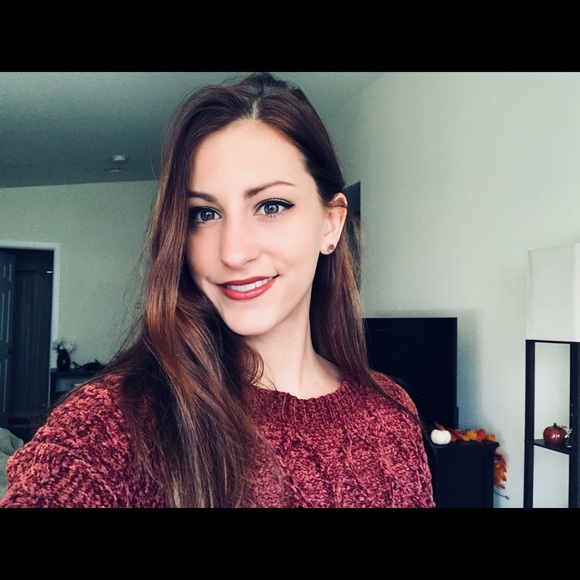 Meet your Posher, Julie - Picture 1 of 1